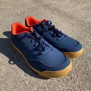 Pearl Imzumi - X-Alp Flow (Flat Pedal Biking Shoe) Sz 10.5 Mens